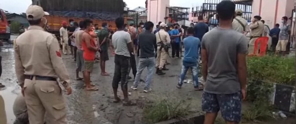 Inter-state goods carriers Drivers set 7-day deadline: Manipur 1 Drivers of inter state transport trucks protesting on the street in Imphal on Monday 3