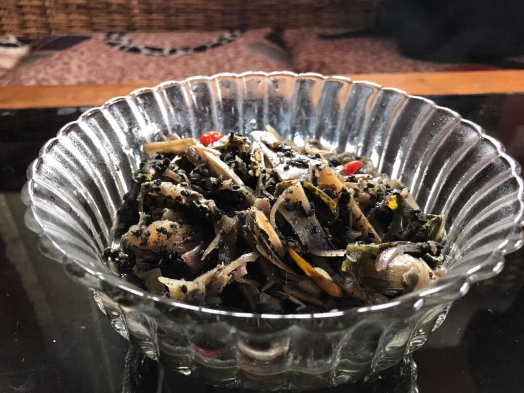 Bamboo Shoot with Black sesame 5 Bamboo shoot and sesame curry