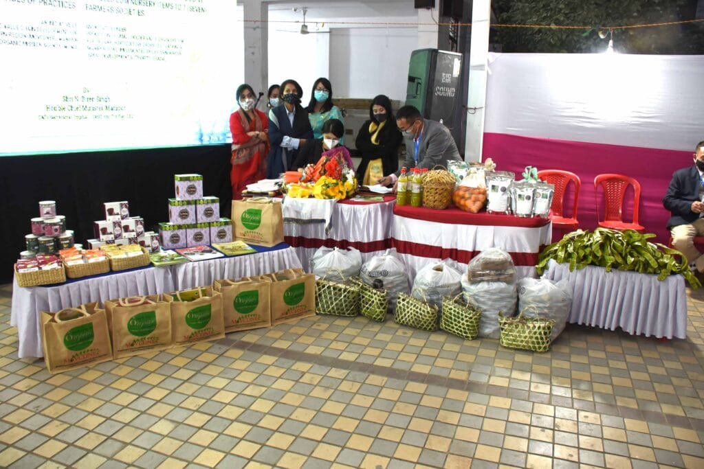 CM Biren launches organic products & app, distributes 7 Bolero Campers 2 DSC 2687