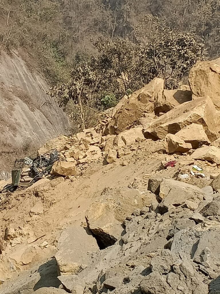 Rockslide disrupts Dimapur-Kohima NH-29: Closed till further notice 1 PIX Road 1