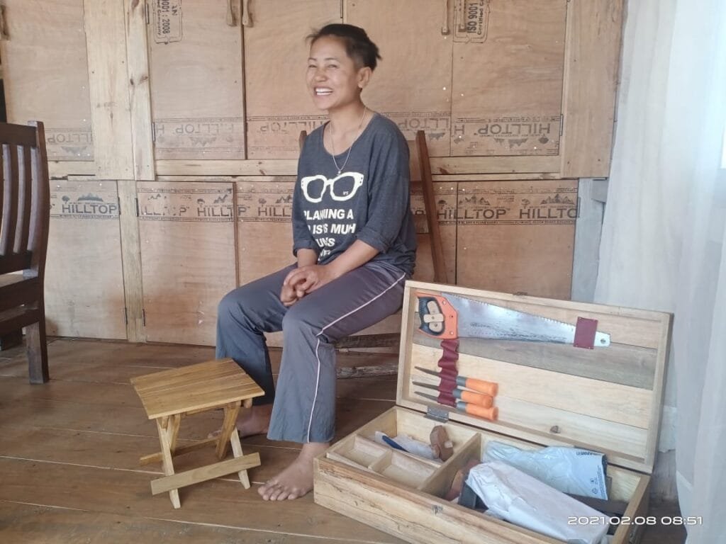 Tangkhul woman carpenter demolishes gender stereotype 2 Penmila