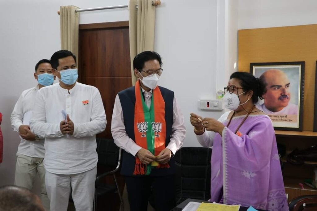 Ningam Chamroy IAS (retired) Officially Joins BJP Manipur 3 83061930 AD38 4C14 B5CE DD6BCDB10731