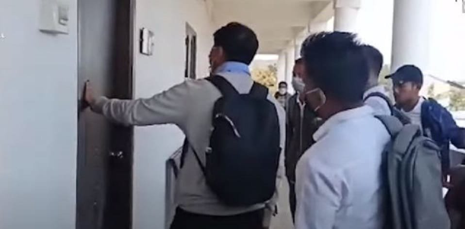 Students vandalize DM University Vice Chancellor's office over non-issuance of mark-sheets 3 bod 1