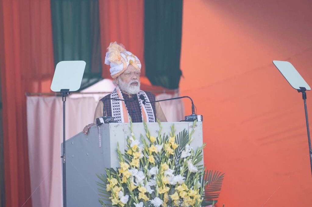 Modi: 'Northeast now becoming the gateway to India's development' 3 PM Narendra Modi addressing people of Manipur during his brief few hours visit in Manipur on Tuesday 3
