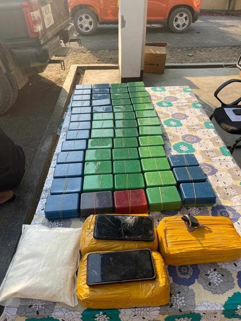 Manipur Police seize 1.290 kg of heroin and 30,000 WY tablets 1 Kakching 4