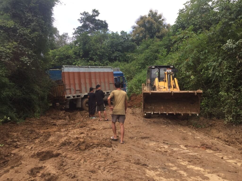 Incessant rainfall causes disruption of vehicular movement along dilapidated Imphal-Ukhrul road 1 Incessant rainfall causes disruption of vehicular movement along dilapidated Imphal Ukhrul road 1